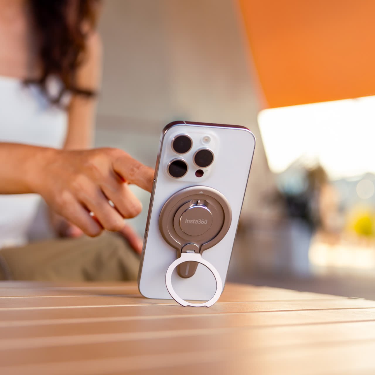 Flow 2 Pro Magnetic Phone Mount - Insta360 Store - Image 6